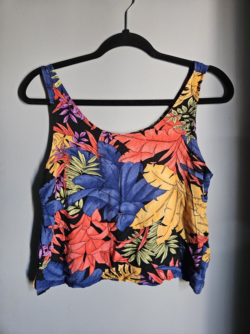 Vibrant Floral Crop Tank Top in Multicolor